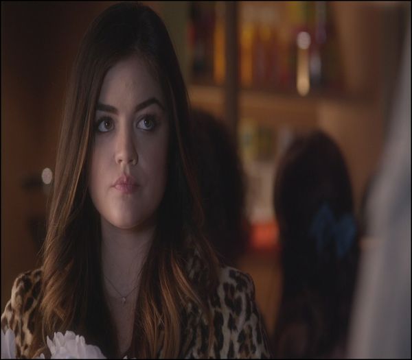 :| *se uita cand in farfurie, cand la ei doi* =))