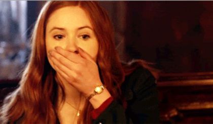 SOBOLAN!!! *se prinde de umarul lui Stiles*