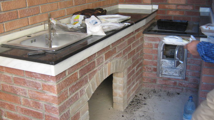 IMG_2147 - Bucatarie de vara cu gratar rustic din caramida - la Braila