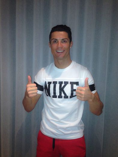 Taci din gura, ca daca ei asa vor e bine ca o sa avem si noi bani la batranete, ca pensiile; sunt mici si daca ne inrudim cu ei avem bani, frai;ero.
