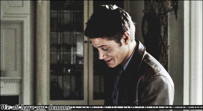 ✡ ▏ к͞͞ι͞͞Ɩ͞͞Ɩ͞͞т͞͞н͞͞є͞͞Ɗ͞͞Ɛ͞͞A͞͞Ƭ͞H͞☽; Și tu ești încă un demon, altceva evident ? -cl; [ se așează pe un fotoliu ;
