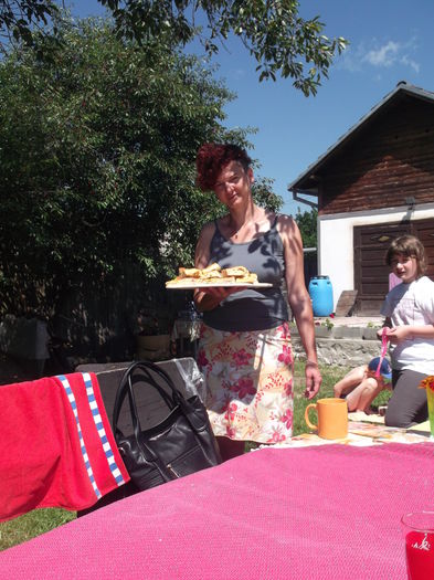 VIN GENERATOARELE DE SALIVA - ANIVERSARE NIK PUIUTZ