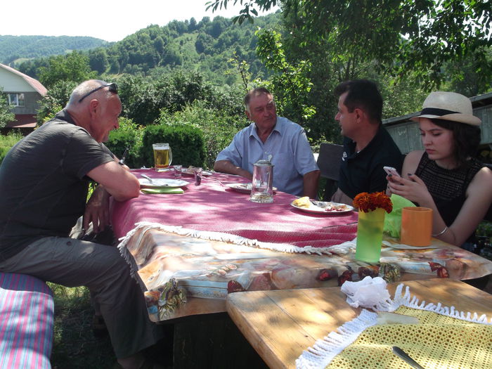 LA MASA TACERII CU....