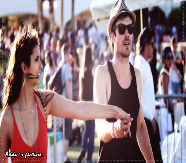 》clk Nu stiu=)) *il ia de mana* Dar poti spune cat de mult♥ *face semn sa opreasca; un taxi, se uita la el si zambeste*
