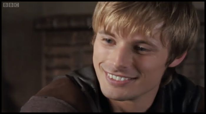 - Da ce joc faci tu aici? Lasă-mă să te gâdil *O aleargă prin cameră* - This is just the beggining - ep 01