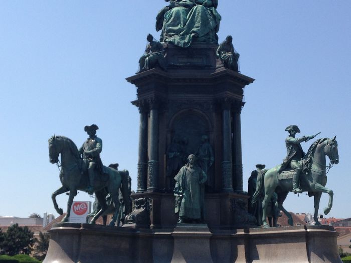 parcul din fata Kunsthistorisches Museum