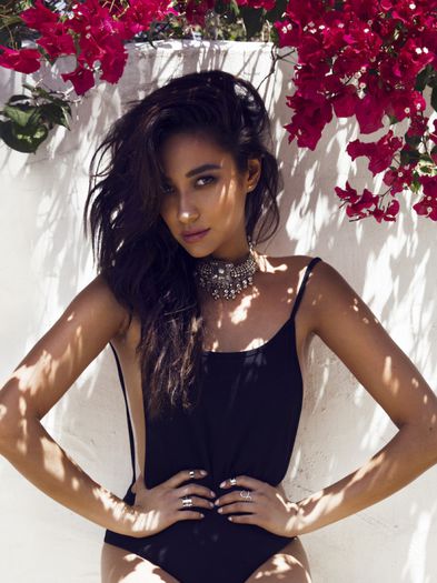 ' (4) - x-The exotic Shay Mitchell