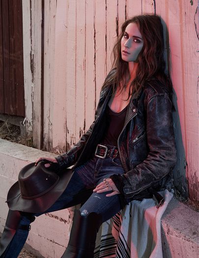 geg - x-The cute Troian Bellisario