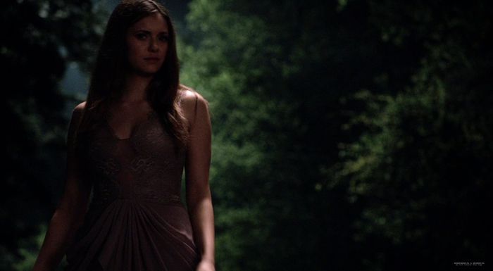 - Philip e demon, e nomal sa nu il intereseze. *isi da ochii peste cap* -cl- - This is just the beggining - ep 02