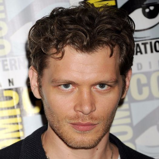 Comic Con press line - x-- His appearances are perfect - Elegant with a smile on his lips