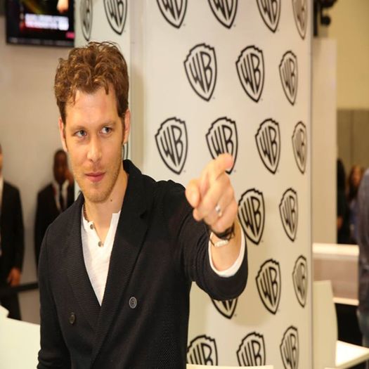 Comic Con press line - x-- His appearances are perfect - Elegant with a smile on his lips