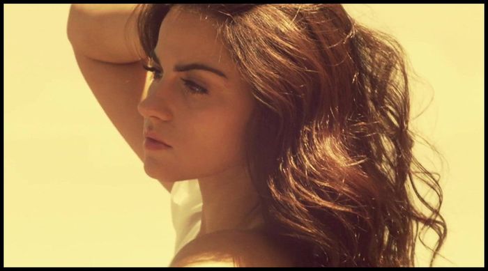 → ღ ← *După 3 ture de alergat se oprește* Ce urmează? - Here is the strange gym