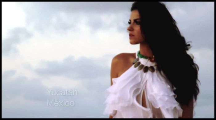 → ღ ← *Se uită în ochii lui* Vrei să nu te mai pierzi de fiecare dată când mă vezi? - Here is the strange gym