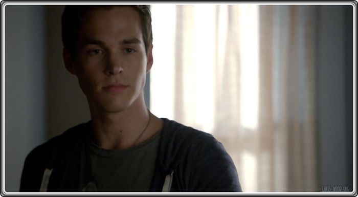 → Bine. [O ia de mana] Sa ne plimbam :)