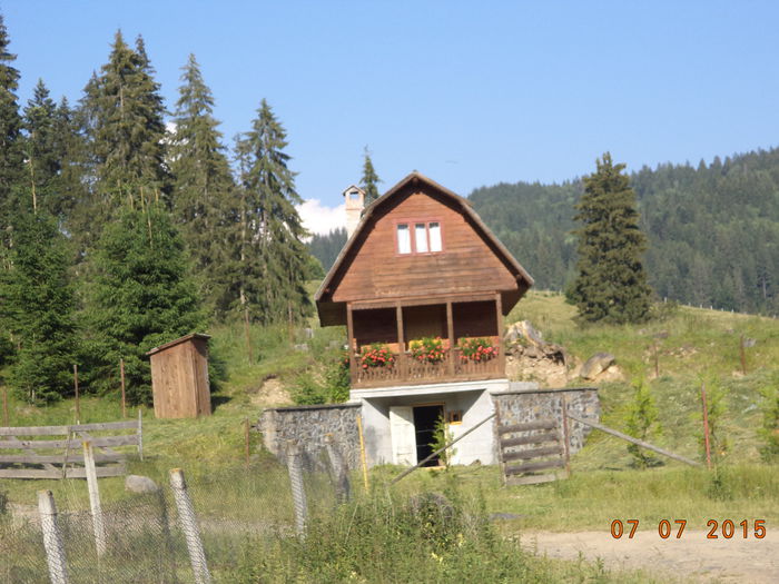 Cabana langa Manastire - POZE FRUMOASE CU DE TOATE