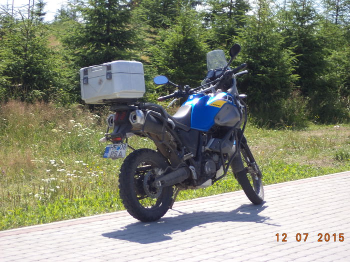 O motocicleta sus la Restaurant-3 - POZE FRUMOASE CU DE TOATE