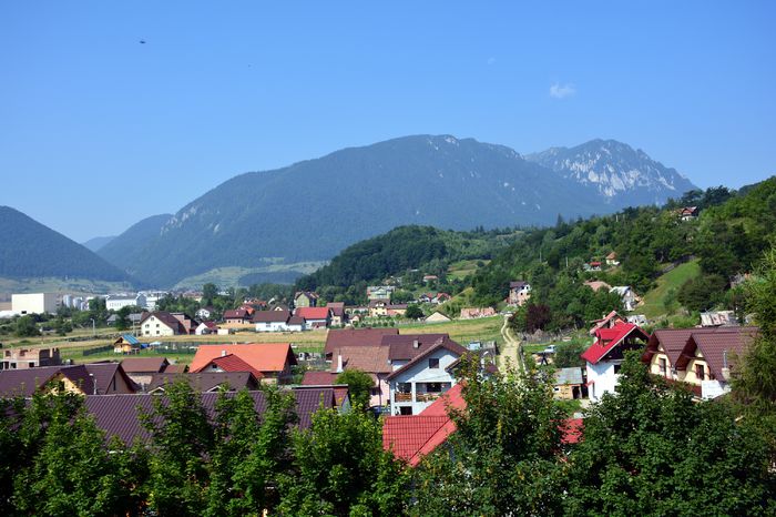 DSC_5810 - Orasul Zarnesti si Piatra Craiului