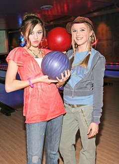 BFF - Miley Cyrus si Emily Osment