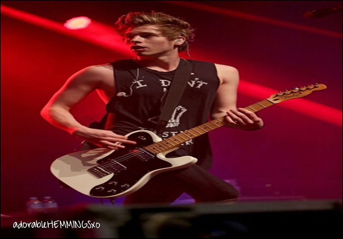 　✖ QPerfectGomez || Luke Hemmings.