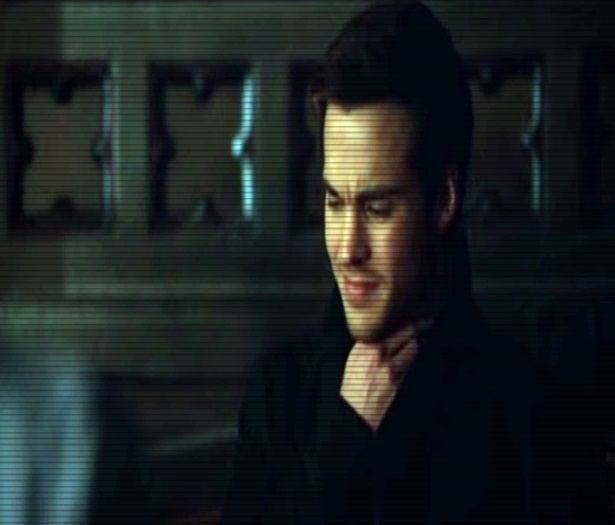 * ii da peste gheare *. Imi invadezi spatiu personal. =))click.; Am cateva sute.=))))
