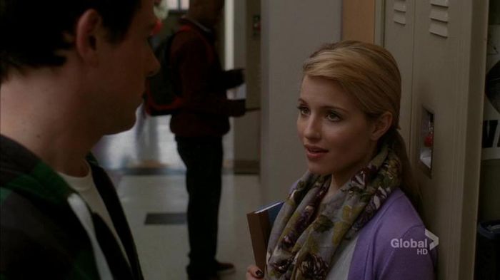 De ce nu incerci sa-ti faci o cariera din muzica? Ai un talent pe care il irosesti taiand; bucati de carne.
