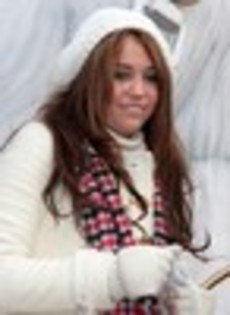 10375498_DAVZHCWXA - Miley Cyrus