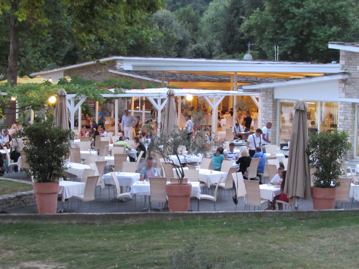 trebuie sa mai aduc papa pt caprioare - Makryammos Bungalows Thassos Grecia