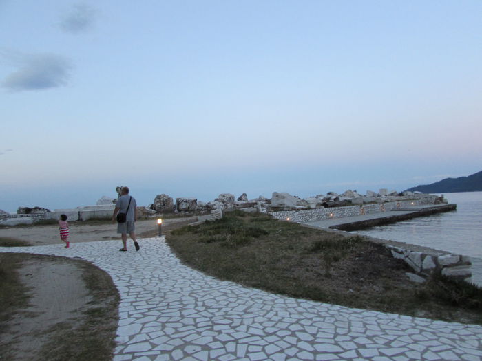 plimbarea de seara :)) - Makryammos Bungalows Thassos Grecia