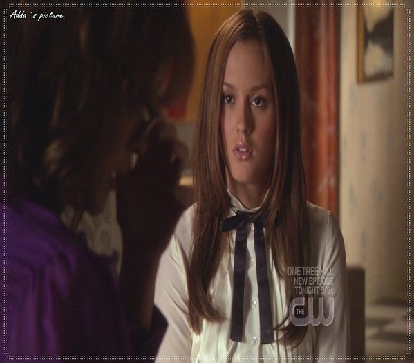 - Se aude din partea aia.. *le arata* Haideti! b-) *merge cu ele intr-acolo* - xi - Episode 02