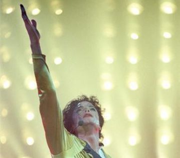 211 DAY - #MichaelJackson - @O7.12