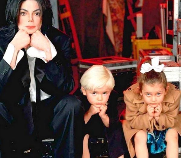 225 DAY - #MichaelJackson - @21.12