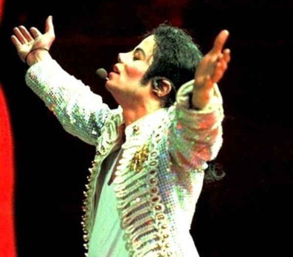 238 DAY - #MichaelJackson - @O3.O1