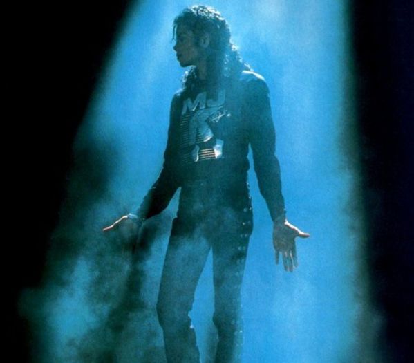 258 DAY - #MichaelJackson - @23.O1