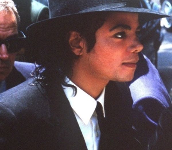 298 DAY - #MichaelJackson - @O4.O3