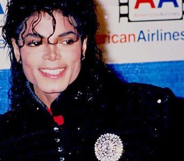 323 DAY - #MichaelJackson - @29.O3