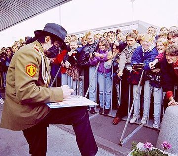 34O DAY - #MichaelJackson - @16.O4