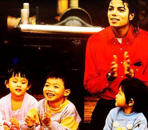 354 DAY - #MichaelJackson - @3O.O4