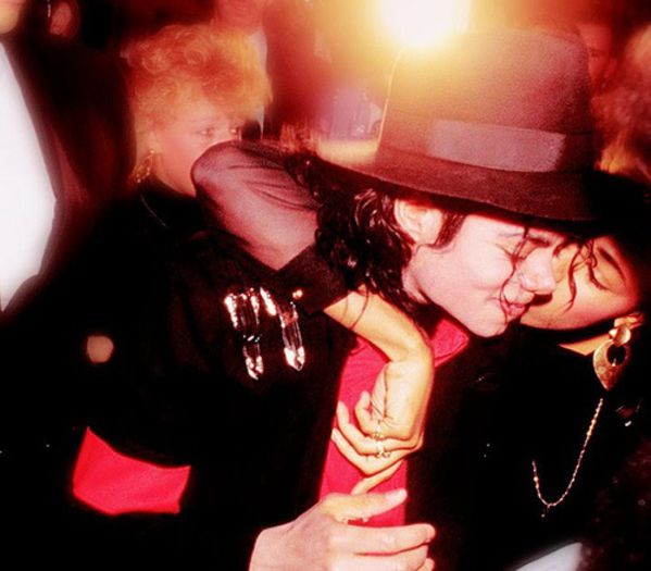 355 DAY - #MichaelJackson - @O1.O5