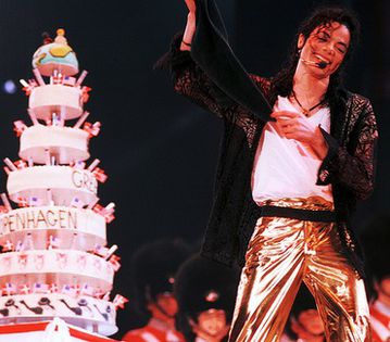 358 DAY - #MichaelJackson - @O4.O5