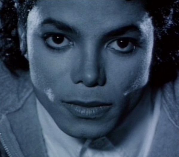 395 DAY - #MichaelJackson - @1O.O6