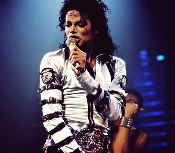 4O4 DAY - #MichaelJackson - @19.O6