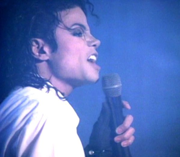 425 DAY - #MichaelJackson - @1O.O7
