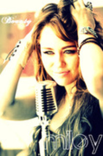 10136423_AHWZPCENC - Miley Cyrus