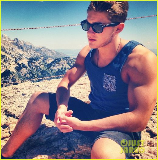 meet-cody-christian-teen-wolfs-hot-new-cast-member-08 - cody christian