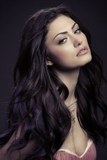 Cleo - PHOEBE TONKIN