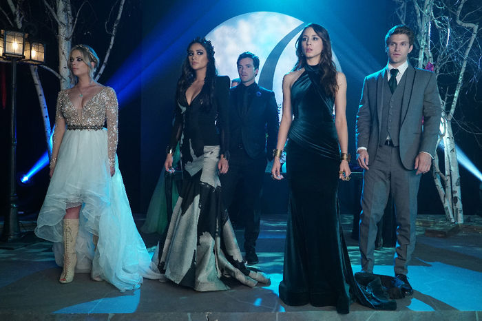  - Pretty Little liars