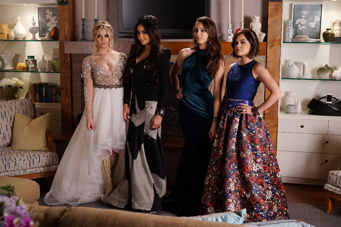  - Pretty Little liars