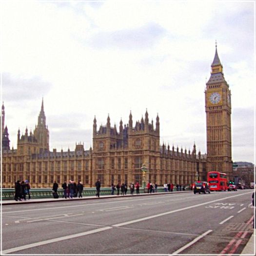 　 　　↘ AlexaO ↙ = > @London. ♥