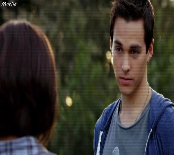 Ma bucur *da din gene la ea*