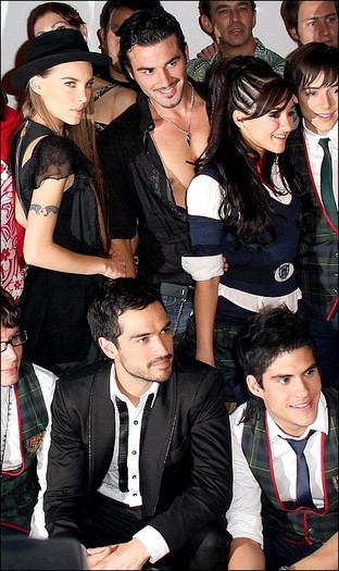 33y2nhd - 0-Belinda Peregrin-0